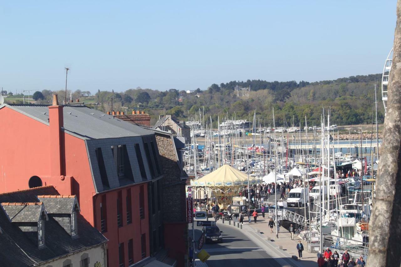 Gites Du Port Paimpol Bagian luar foto